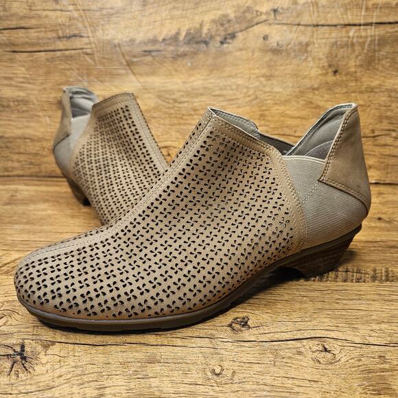 Abeo Nevis Tan Perforated Leather stretch Ankle Bootie boot size 7.5 Womens - Picture 3 of 11